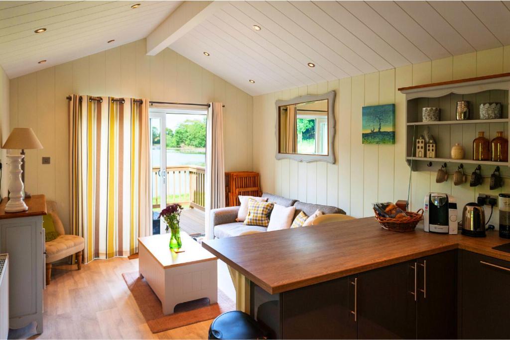 The Lodge By The Lake, Dunbar Extérieur photo